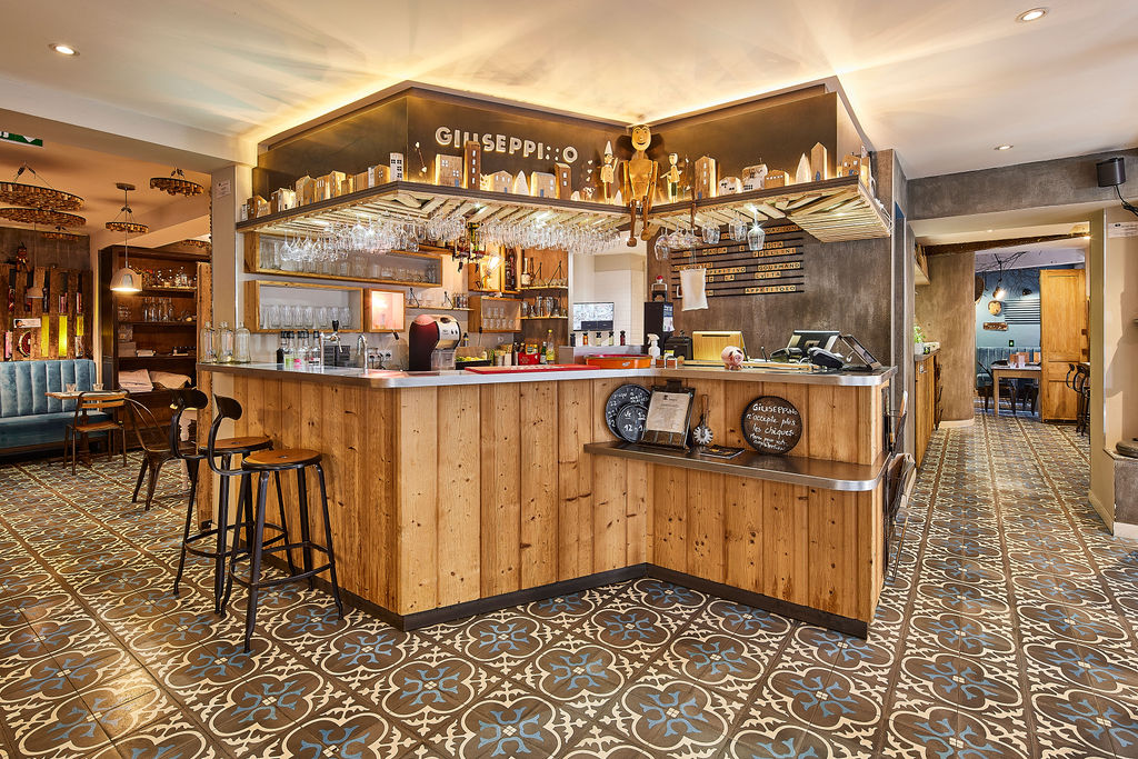 Agencement Pizzeria Oino — Bar & Restaurant sur mesure